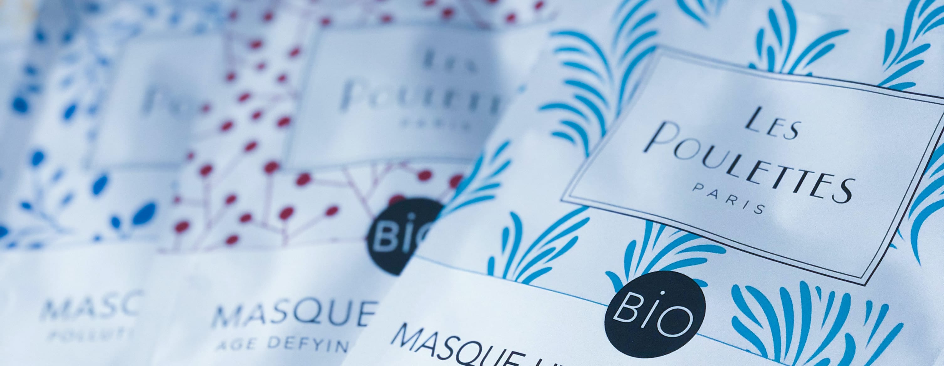 Bannière anniversaire gos plan sur les masques Les Poulttes Paris